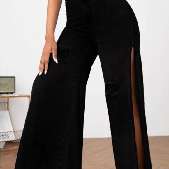 Jean with a split on the side of leg - Picture 6 of 8